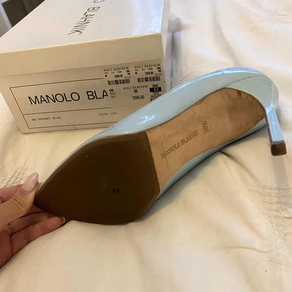 Manolo Blahnik Pointed Toe Heels - Picture 4 of 5